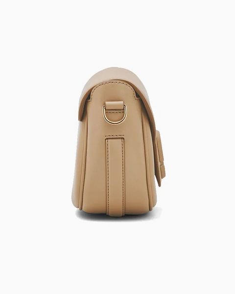 Сумка Marc Jacobs Covered J Marc Small Saddle Bag, через плече шкіра світло коричневий 20x7х16 см 2S3HMS003H03230 2S3HMS003H03230 фото