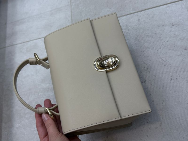 Сумка FURLA Eclisse S top handle гладка шкіра розмір 22x15x12 см WB01727 фото