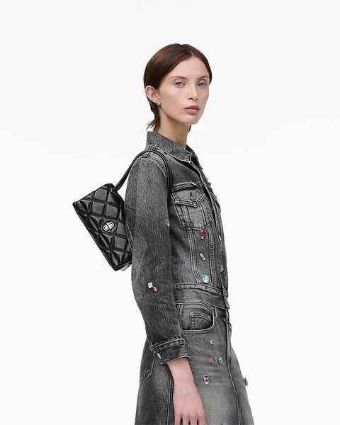 Сумка Marc Jacobs The Quilted Dual Shoulder Bag через плече стьобана шкіра чорний 11x11х22 см 2S5HSH023H02001 фото