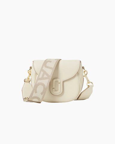 Сумка Marc Jacobs Covered J Marc Small Saddle Bag через плече гладка шкіра молочна 20x7х16 см 2S3HMS003H03 123 2S3HMS003H03 123 фото