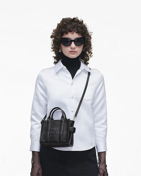 Сумка Marc Jacobs Leather Micro Tote Bag, тоут зерниста шкіра чорний 18x10х15 см H053L01RE22-001 H053L01RE22 фото