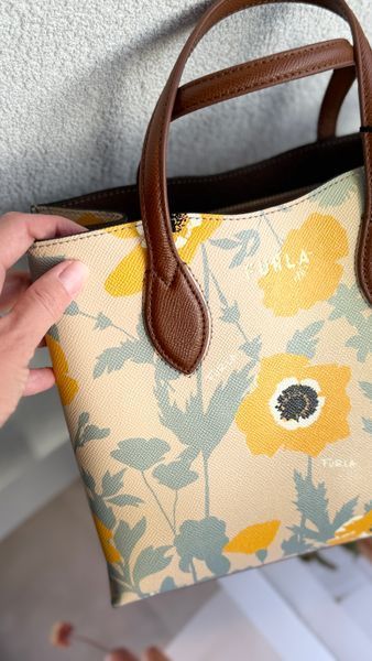 Сумка жіноча шкіряна Furla Era S Tote розмір 25х22х13 см B01665-BX0306-2572S-1-00720-CN-B фото