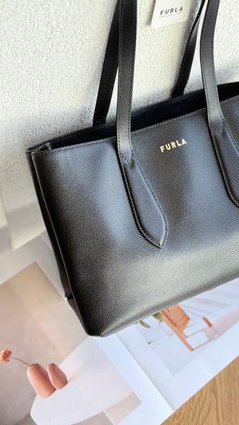 Сумка жіноча шкіряна Furla Gardenia tote колір чорний розмір 28х22х13 см B01665-BX0306-2572S-1-00720-CN фото