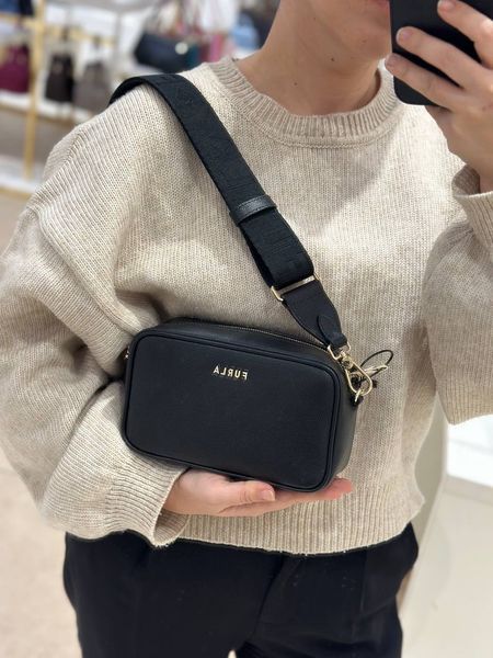 Сумка жіноча шкіряна Furla classic колір чорний розмір 20х12х6.5 см BAWTLND-BX0306_1 фото