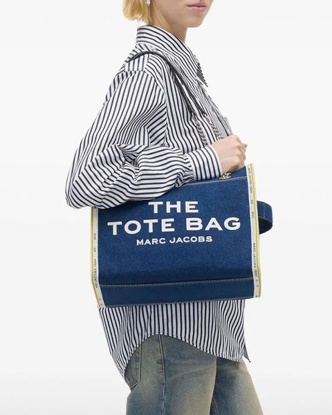 Сумка Marc Jacobs The Denim Chain Medium Bag через плече бавовна денім синій 34x15х27 см 2F4HTT018H05473 фото
