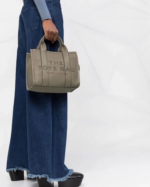 Сумка Marc Jacobs Leather Small Tote Bag, тоут шкіра сіро бежевий 26x13х21 см H009L01SP21055 H009L01SP21055 фото
