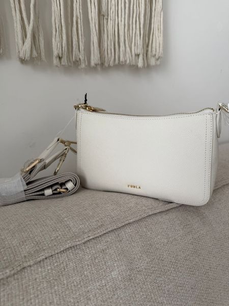 Сумка Furla Classic S Crossbody Bag колір білий розмір 22х14х7 см Classic S Crossbody  фото