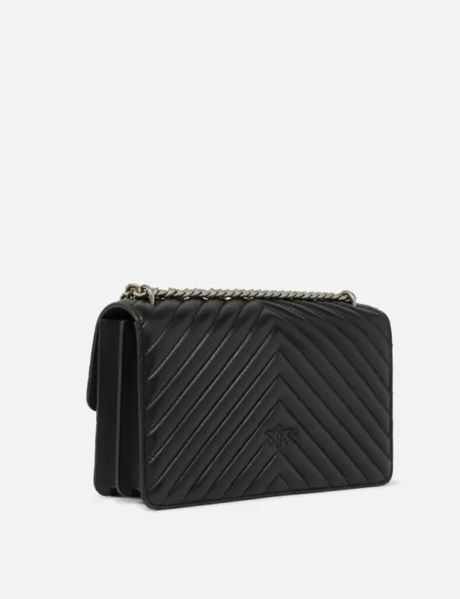 Сумка Pinko Classic Love Bag One Chevron через плече з срібною фурнітурою у чорній стьобаній шкірі 16x8х27 см 100941A0GKZ99O 100941A0GKZ99O фото