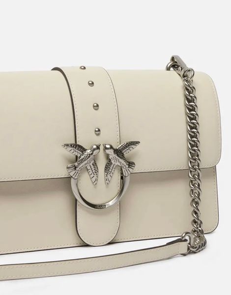 Сумка Pinko Love One Classic st. Cl Vitello Seta через плече із бронзовою фурнитурою в гладкій шкірі білий 15x7х27 см 105857A0F1Z14O 106169A0QOZ14Q фото