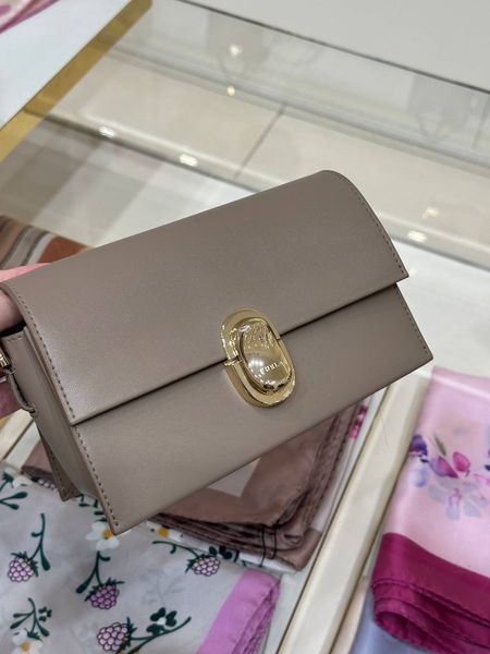 Жіноча сумка Furla Eclisse mini натуральна шкіра колір сіро-бежевий розмір 20х12х10 см K_WB00094-HSF000-O6000 -007-20-BG4 фото